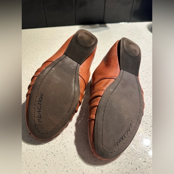 Kenneth Cole•Slip-on Loafers (8) - Picture 5 of 8